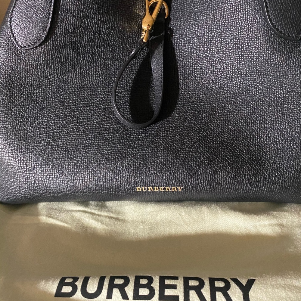 Authentic Burberry Tote Bag - Picture 1 of 4